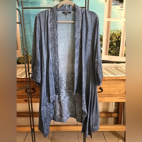 ANDREE BY UNIT Jackets & Blazers - Blue chambray open cardigan. Size L. 100% rayon. Very nice condition.